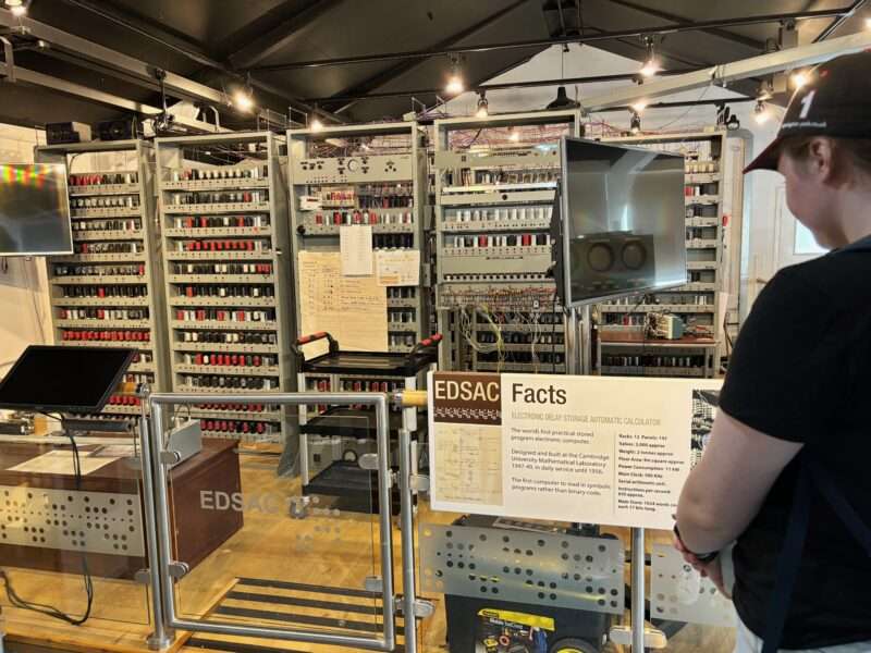 EDSAC - Electronic Delay Storage Automatic Calculator