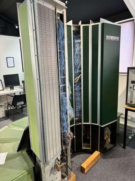 Cray 1 supercomputer